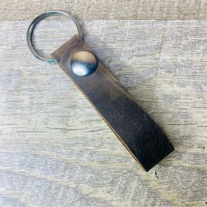 4.5 inch loop keychain smooth pull up brown leather strong snap